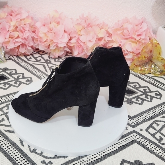 INC International Concepts Kirsi Faux Suede Block Zip Up Peep Toe Booties Sz:6.5 - Picture 3 of 11
